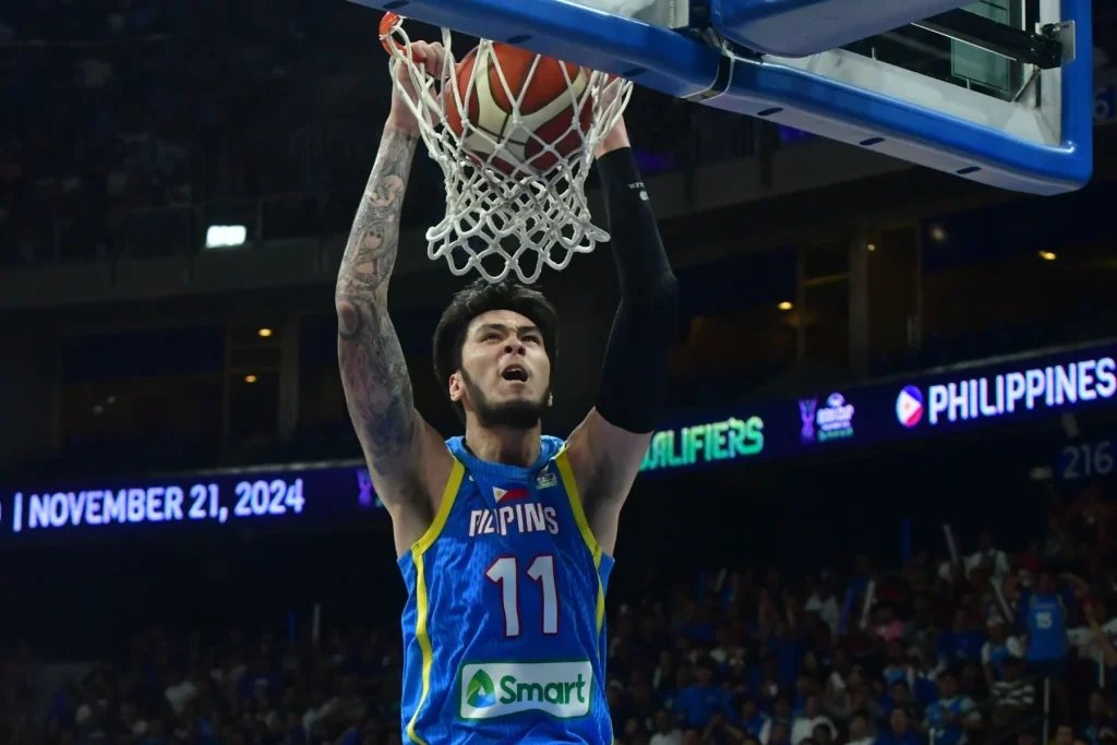image of kai sotto makes the decisive defensive play