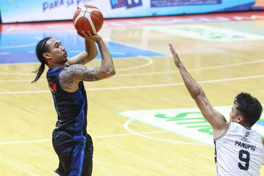 image of chris newsome leads meralco's fight